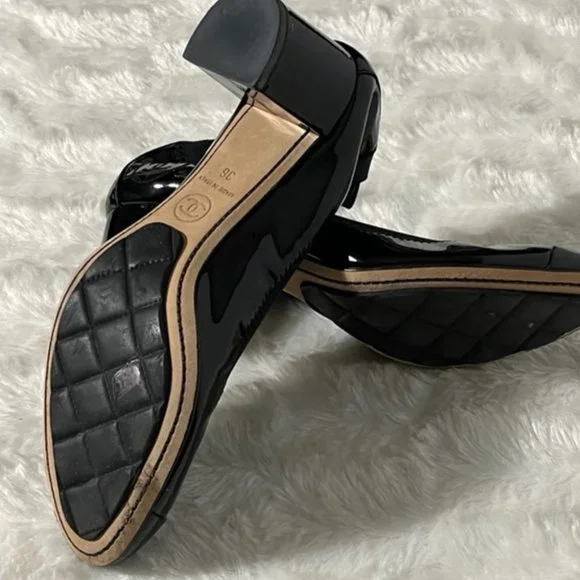 CHANEL Black Patent Leather CC Scrunch Block Heel Pumps EU Size 36, US Size 6 - Picture 13 of 15